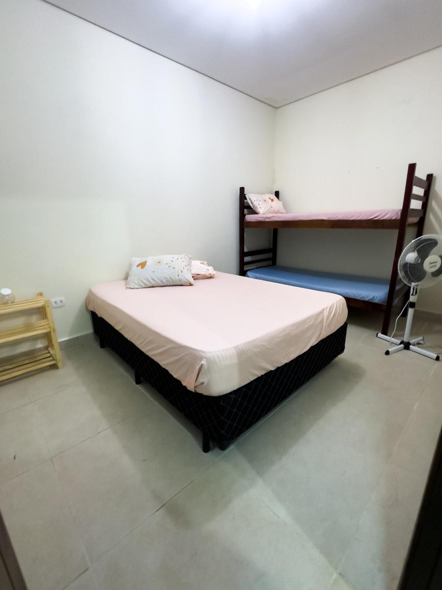 Hostel Familia Castor Itanhaem Exterior photo