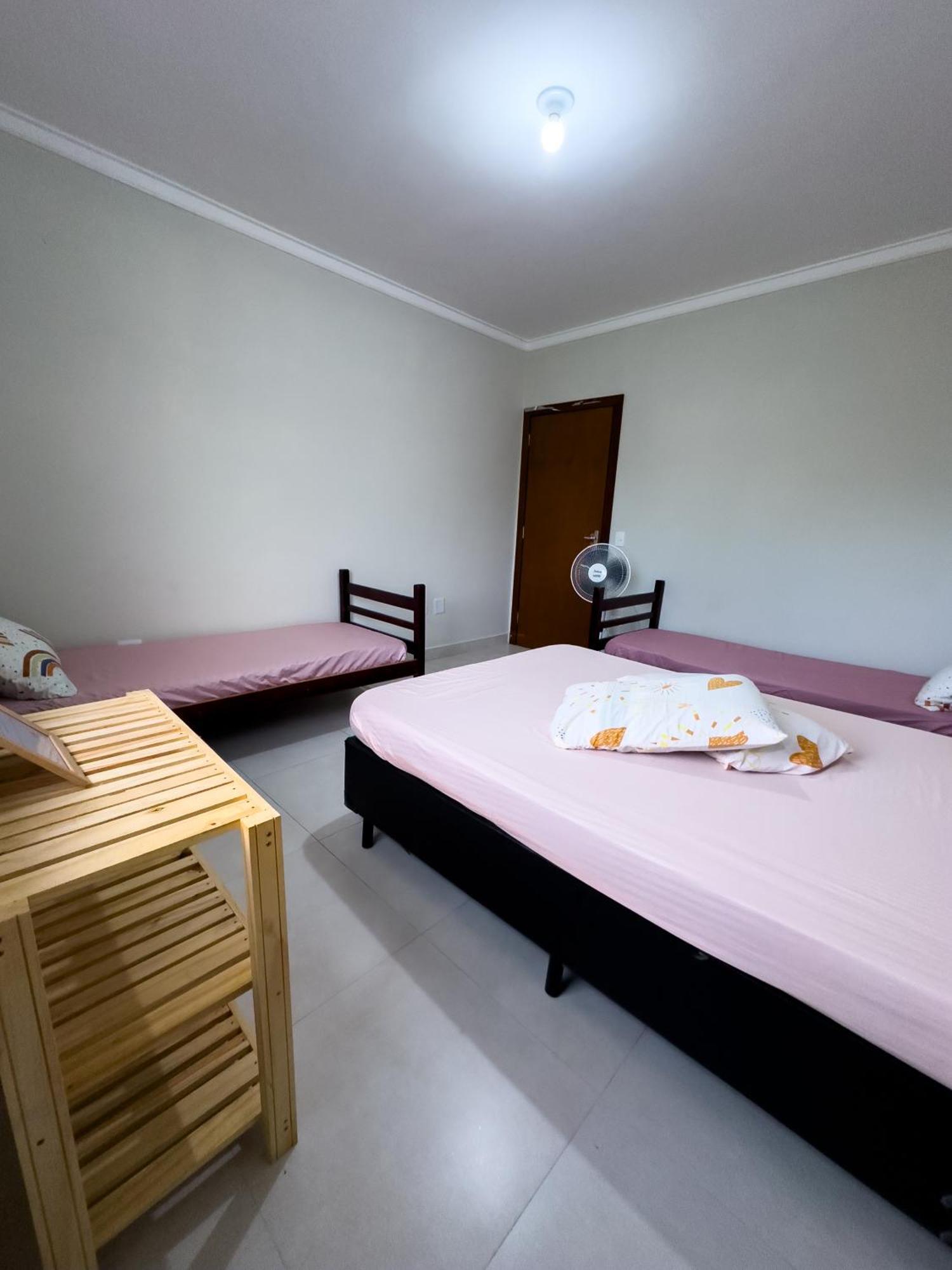 Hostel Familia Castor Itanhaem Exterior photo